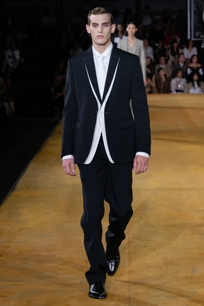 Look 39
